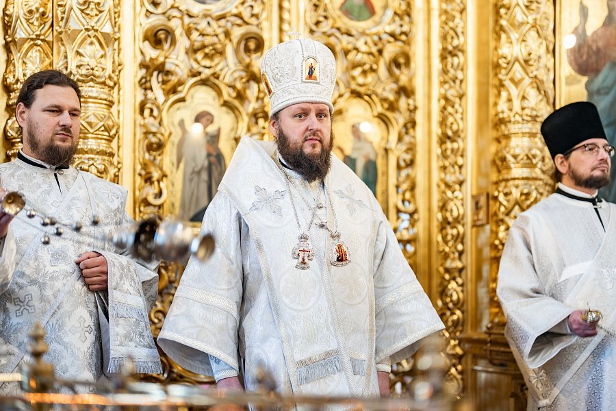 Божественная литургия и отпевание протоиерея Александра Ганабы в Троицком кафедральном соборе Подольска